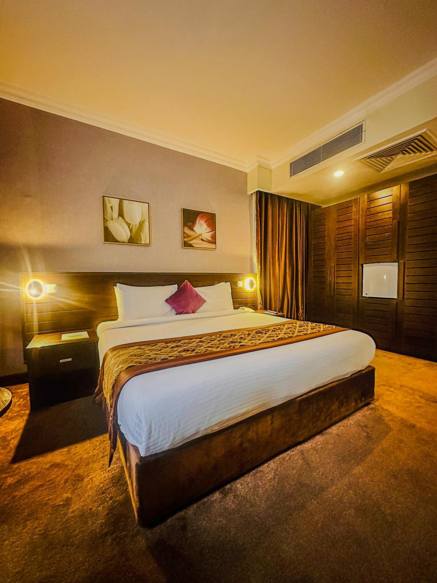Golden Tulip Ibadan Otel Dış mekan fotoğraf