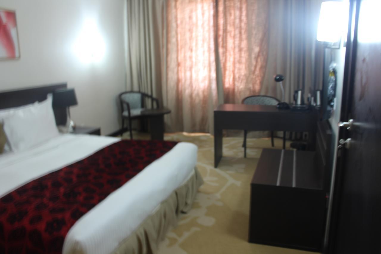 Golden Tulip Ibadan Otel Dış mekan fotoğraf